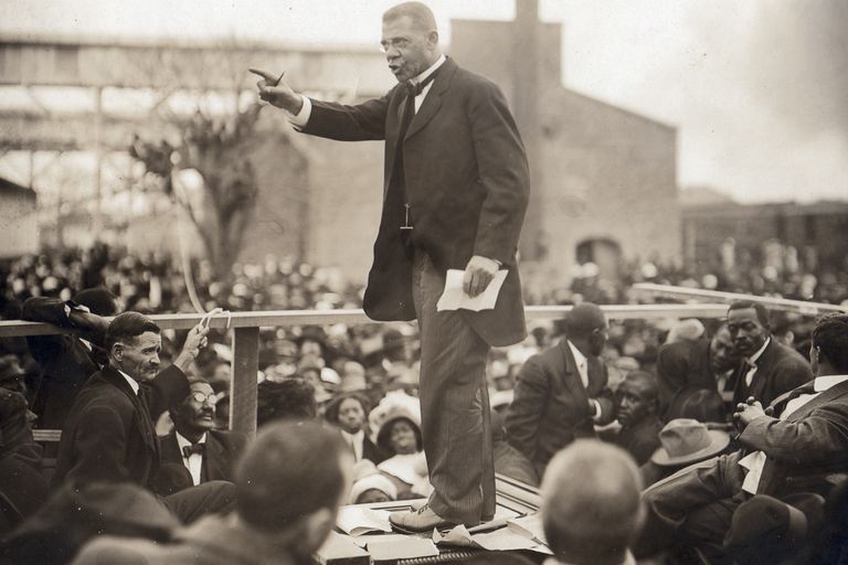 https://www.gettyimages.co.uk/detail/news-photo/american-educator-economist-and-industrialist-booker-t-news-photo/107631420?phrase=Booker%20T.%20Washington
