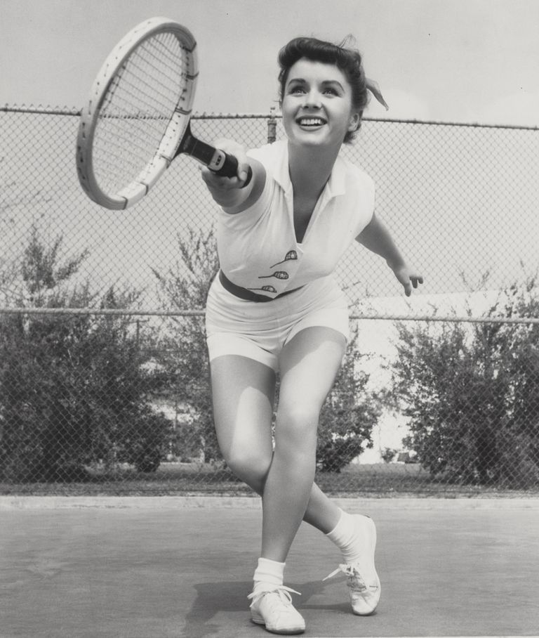 https://www.gettyimages.co.uk/detail/news-photo/debbie-reynolds-playing-tennis-news-photo/540342558 Debbie Reynolds tennis