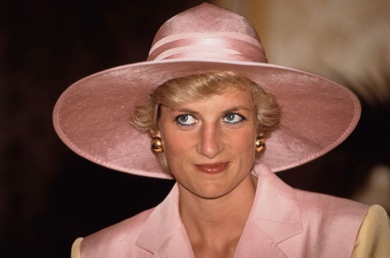 https://www.gettyimages.co.uk/detail/news-photo/diana-princess-of-wales-visits-a-school-for-the-deaf-and-news-photo/1203766739?phrase=princess%20diana%20hat