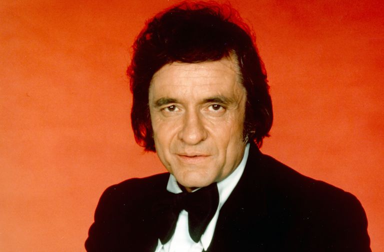 https://www.gettyimages.co.uk/detail/news-photo/country-singer-songwriter-johnny-cash-poses-for-a-portrait-news-photo/74256650?phrase=Johnny%20Cash&adppopup=true