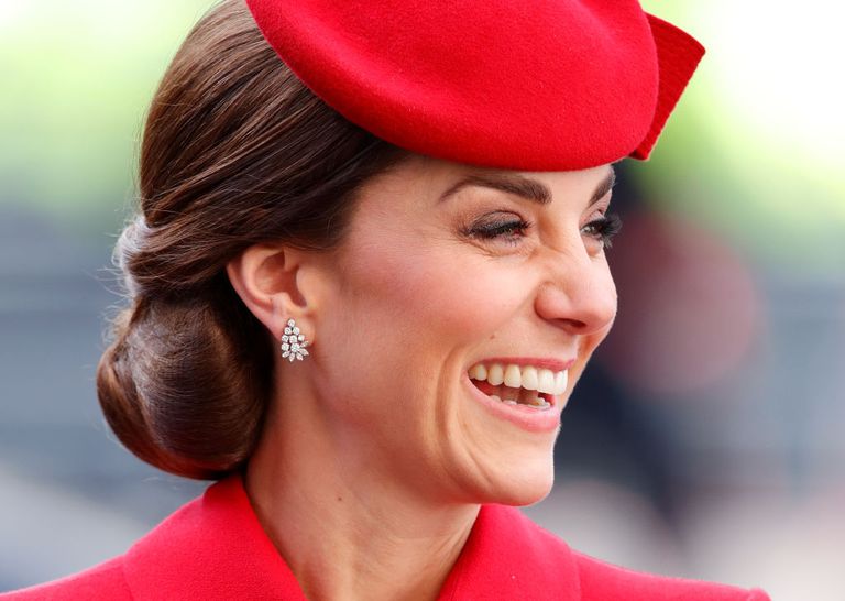 https://www.gettyimages.co.uk/detail/news-photo/catherine-duchess-of-cambridge-attends-the-2019-news-photo/1309733523?phrase=kate%20middleton%20hairnet