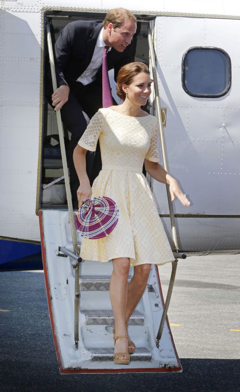 https://www.gettyimages.co.uk/detail/news-photo/prince-william-duke-of-cambridge-and-catherine-duchess-of-news-photo/152261168?phrase=kate%20middleton%20airport