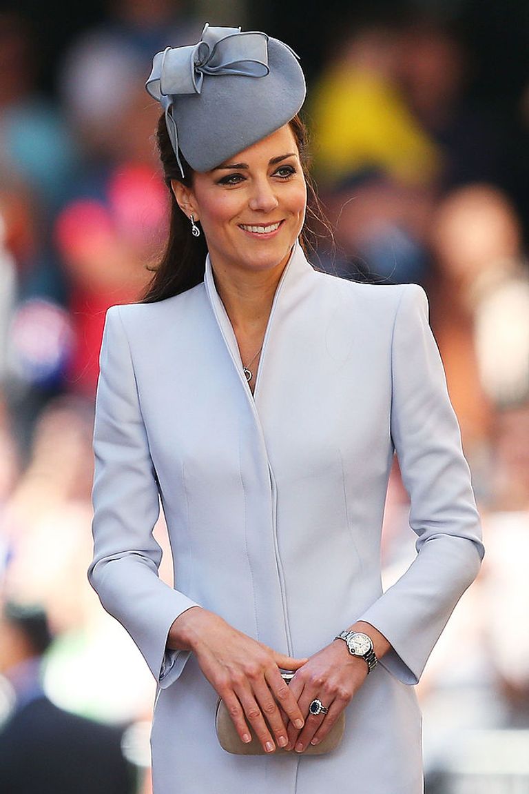https://www.gettyimages.co.uk/detail/news-photo/catherine-duchess-of-cambridge-arrives-at-st-andrews-news-photo/485692109?phrase=kate%20middleton