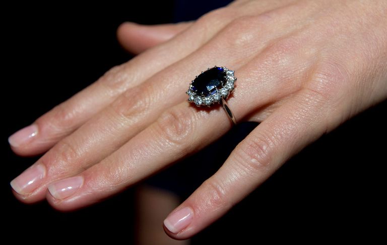 https://www.gettyimages.co.uk/detail/news-photo/close-up-of-kate-middletons-engagement-ring-as-she-poses-news-photo/106915538?phrase=kate%20middleton%20wedding