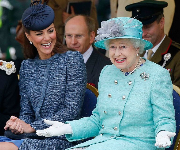 https://www.gettyimages.co.uk/detail/news-photo/catherine-duchess-of-cambridge-and-queen-elizabeth-ii-watch-news-photo/146294138?phrase=queen%20elizabeth%20hat&adppopup=true
