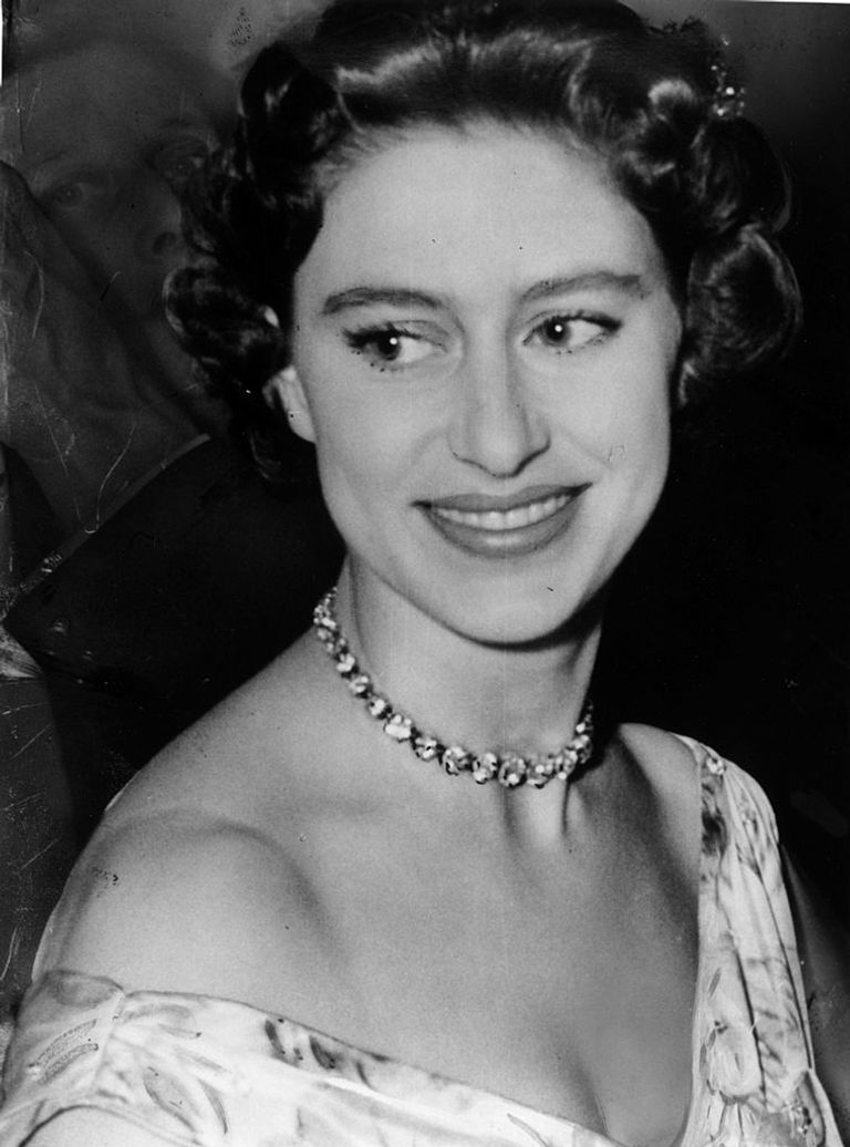 https://www.gettyimages.co.uk/detail/news-photo/princess-margaret-at-a-charity-ball-in-london-news-photo/3402577?phrase=princess%20margaret