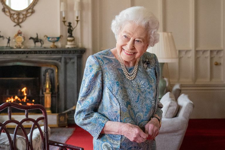 https://www.gettyimages.co.uk/detail/news-photo/queen-elizabeth-ii-attends-an-audience-with-the-president-news-photo/1394204508 Queen Elizabeth II