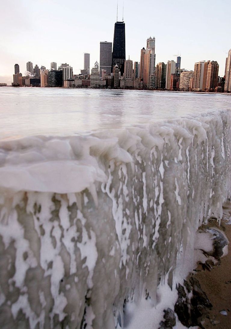 https://www.gettyimages.co.uk/detail/news-photo/ice-builds-up-on-a-pier-along-the-shoreline-of-lake-news-photo/51890657?phrase=frozen%20lake%20michigan%20&adppopup=true