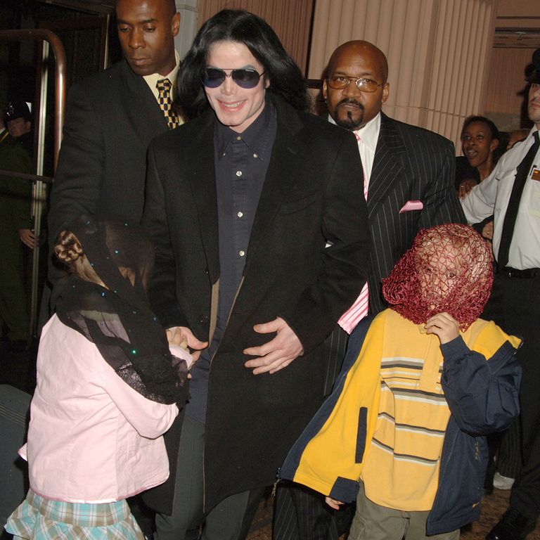 https://www.gettyimages.com/detail/news-photo/singer-michael-jackson-walks-with-his-children-prince-and-news-photo/55910212