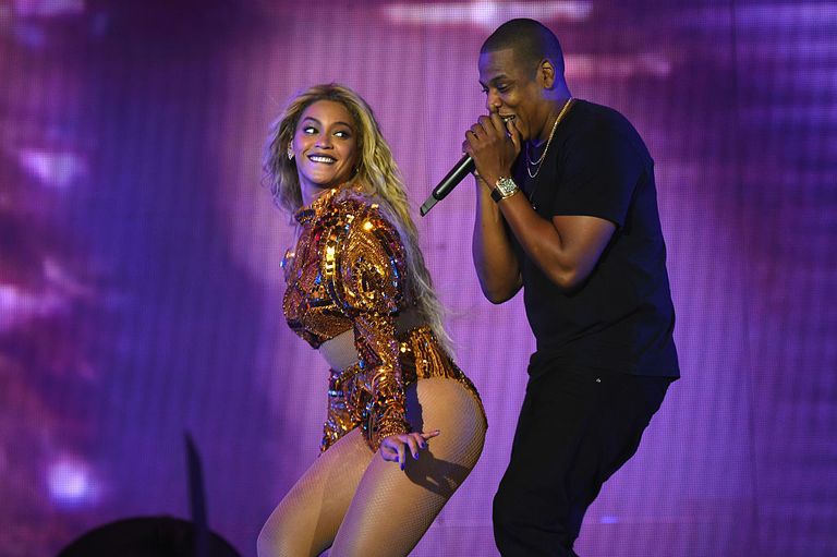 https://www.gettyimages.co.uk/detail/news-photo/entertainer-beyonce-and-jay-z-perform-on-stage-during-news-photo/613274488?phrase=Beyonce%20Knowles%20and%20Jay-Z&adppopup=true