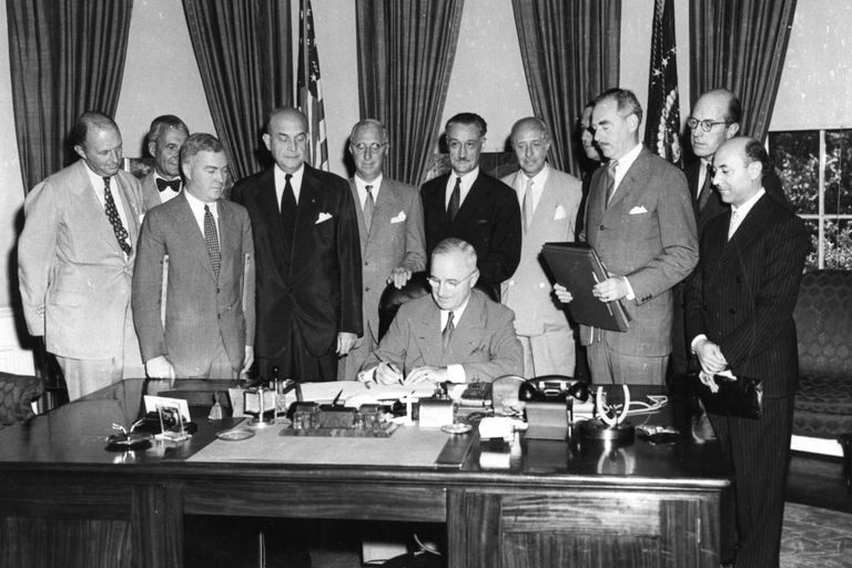 https://www.gettyimages.co.uk/detail/news-photo/president-harry-s-truman-signing-the-north-atlantic-treaty-news-photo/3092010