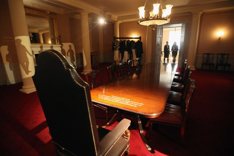 https://www.gettyimages.co.uk/detail/news-photo/the-red-saloon-in-kensington-palace-on-march-20-2012-in-news-photo/141620954?adppopup=true