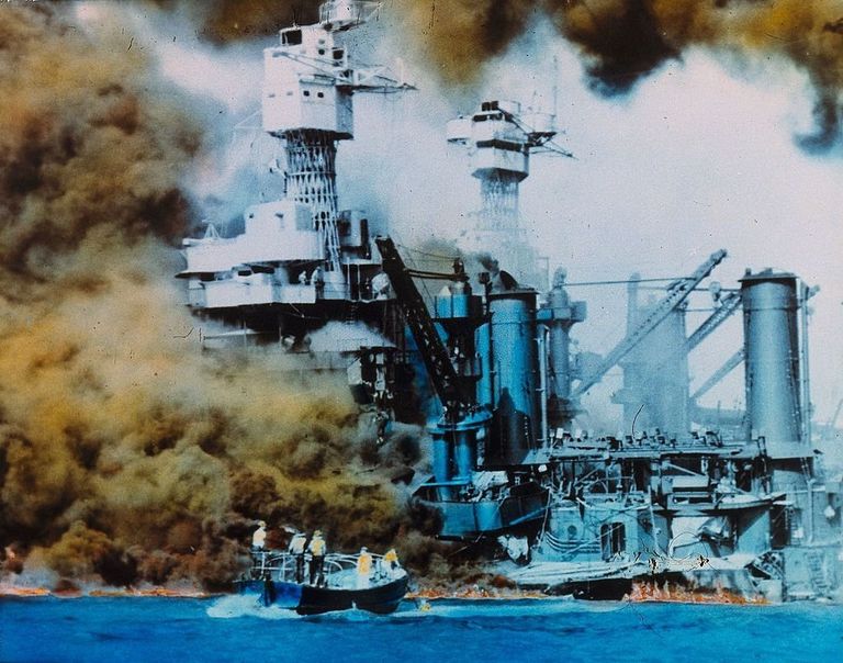 https://www.gettyimages.co.uk/detail/news-photo/american-warships-on-fire-in-pearl-harbor-oahu-island-after-news-photo/2668776