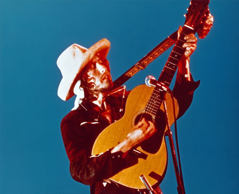 https://www.gettyimages.co.uk/detail/news-photo/kino-der-amerikanische-folk-und-rockmusiker-und-lyriker-bob-news-photo/1262784103 Bob Dylan