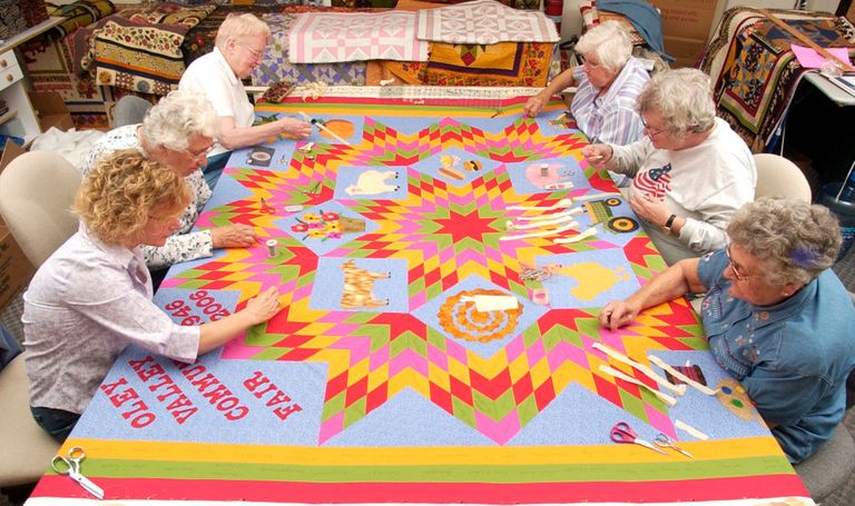 https://www.gettyimages.com/detail/news-photo/oley-pa-200601984-clockwise-starting-in-the-lower-left-news-photo/1315752645?phrase=quilting%20bee&adppopup=true