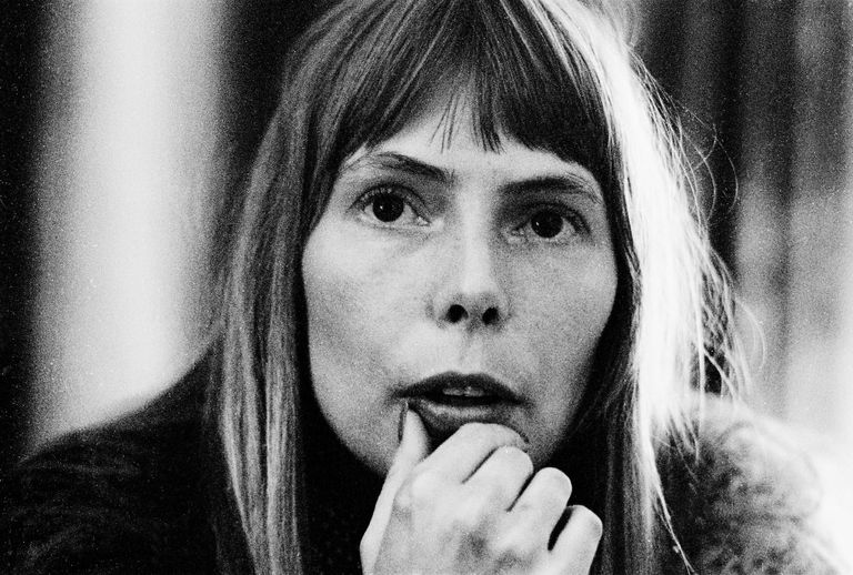 https://www.gettyimages.co.uk/detail/news-photo/joni-mitchell-posed-in-amsterdam-holland-in-1972-news-photo/93182473?adppopup=true