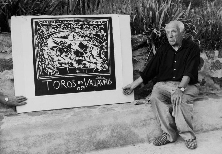 https://www.gettyimages.com/detail/news-photo/1954-pablo-picasso-toros-en-vallauris-painting-news-photo/947536980?phrase=picasso%20painting&adppopup=true