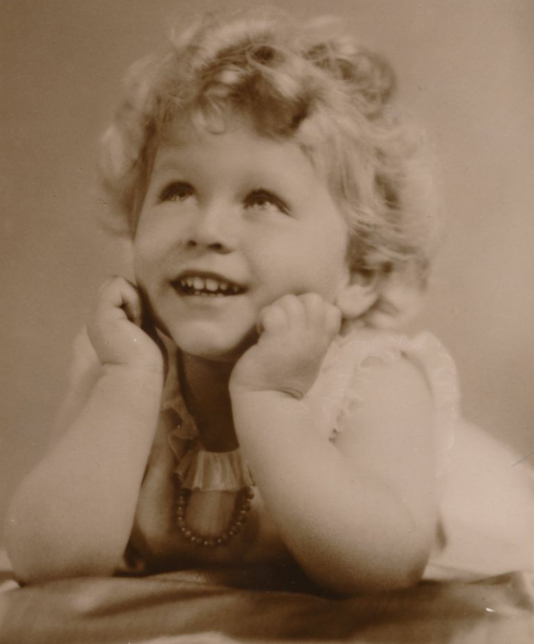 https://www.gettyimages.co.uk/detail/news-photo/royal-smile-h-r-h-princess-elizabeth-circa-1929-the-future-news-photo/1055137576?phrase=queen%20elizabeth