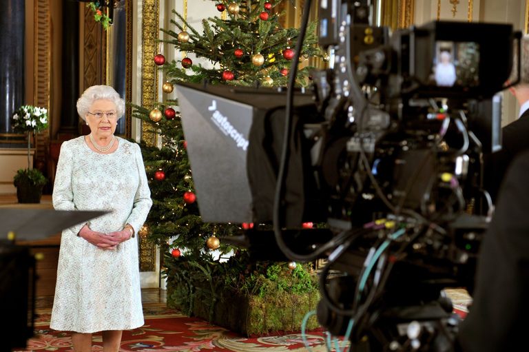 https://www.gettyimages.co.uk/detail/news-photo/queen-elizabeth-ii-records-her-christmas-message-to-the-news-photo/158689006?phrase=queen%20elizabeth%202012%20christmas