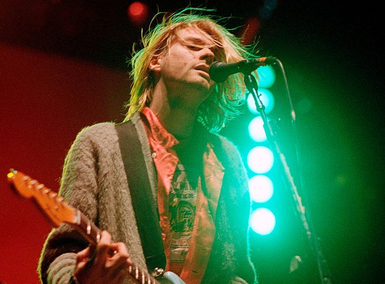 https://www.gettyimages.com/detail/news-photo/kurt-cobain-of-nirvana-performs-at-the-omni-coliseum-on-news-photo/683406652