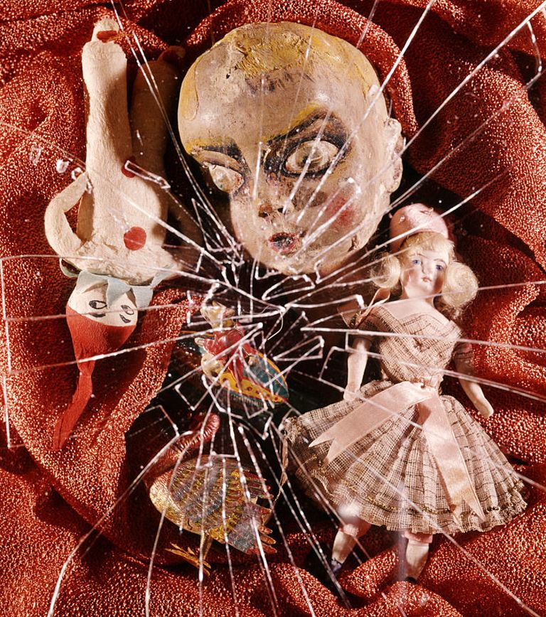 https://www.gettyimages.co.uk/detail/news-photo/1960s-1970s-still-life-cracked-broken-glass-toys-doll-head-news-photo/563958475?adppopup=true