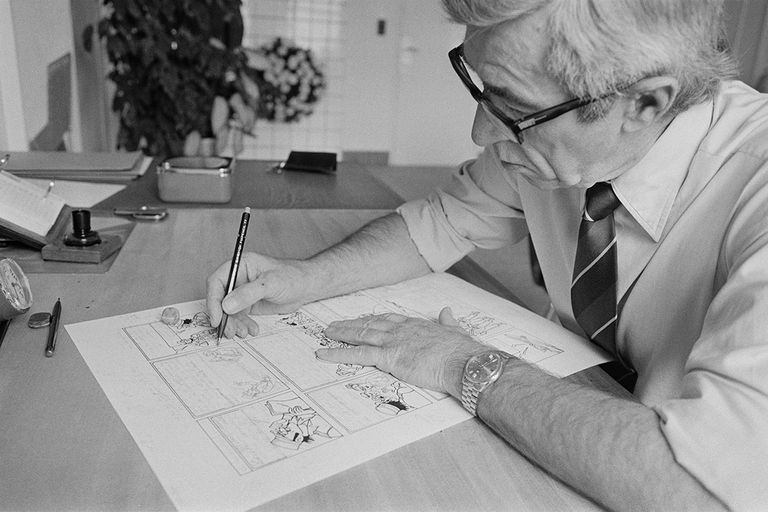 https://www.gettyimages.com/detail/news-photo/belgian-cartoonist-georges-prosper-remi-aka-hergé-at-home-news-photo/1442470306