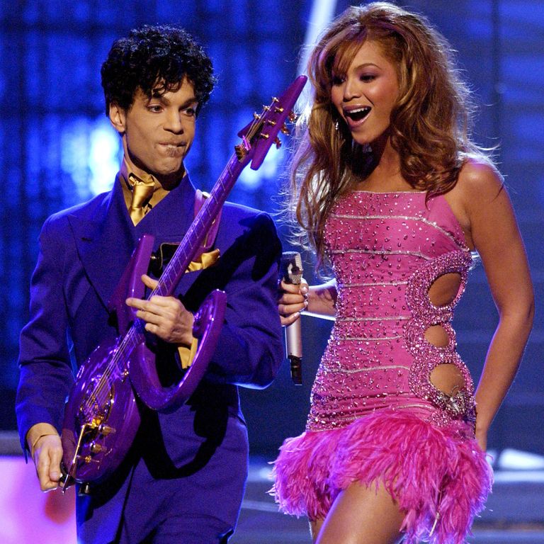 https://www.gettyimages.co.uk/detail/news-photo/prince-and-beyonce-perform-a-medley-of-his-hits-at-the-news-photo/75499200?adppopup=true