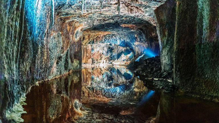 https://www.gettyimages.co.uk/detail/photo/saalfeld-fairy-grottoes-cave-with-minerals-royalty-free-image/1447078948?adppopup=true