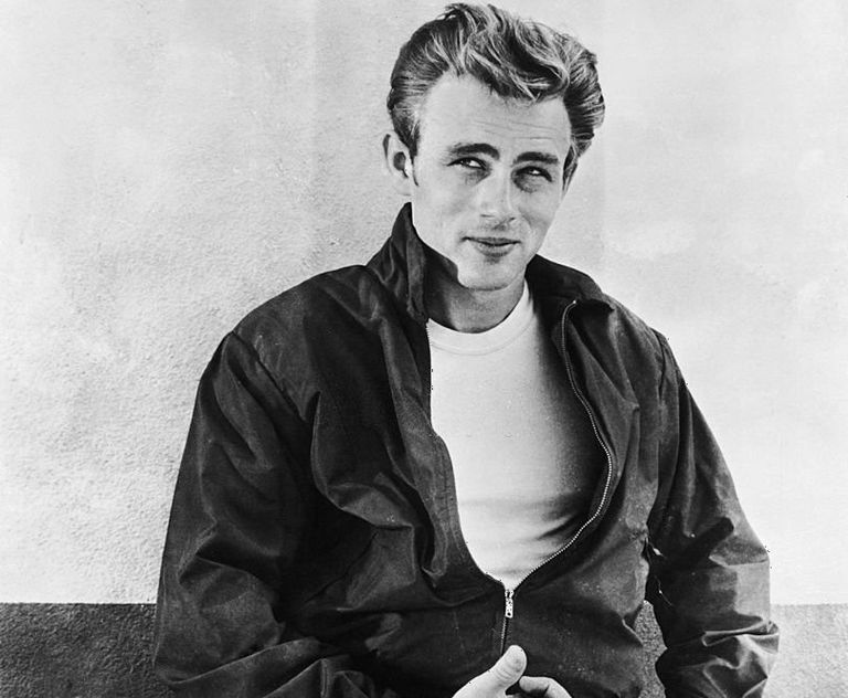 https://www.gettyimages.co.uk/detail/news-photo/american-actor-james-dean-leaning-against-a-wall-on-the-set-news-photo/55782717