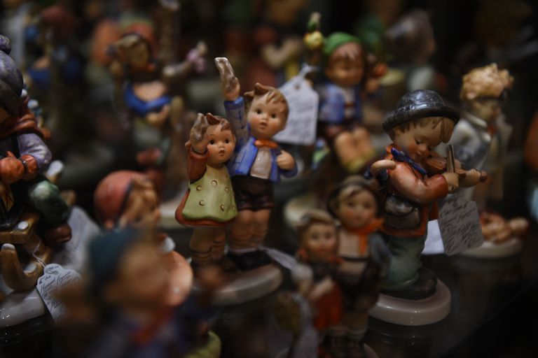 https://www.gettyimages.co.uk/detail/news-photo/hummel-figurines-for-sale-in-doug-shirks-booth-at-news-photo/1315086393?adppopup=true