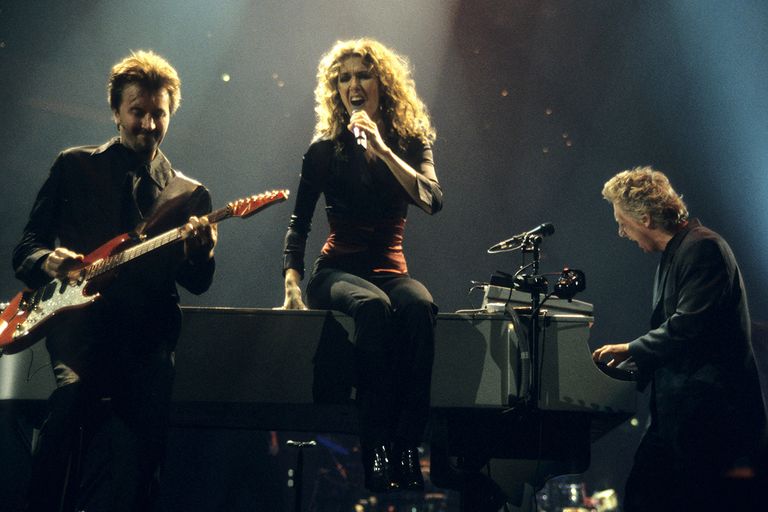 https://www.gettyimages.com/detail/news-photo/canadian-vocalist-celine-dion-performs-in-concert-during-news-photo/147628405