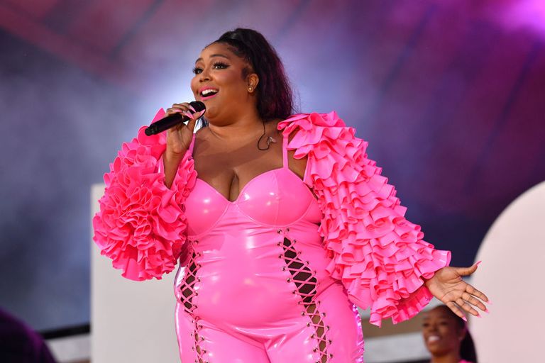 https://www.gettyimages.com/detail/news-photo/lizzo-at-global-citizen-live-on-september-25-2021-in-new-news-photo/1235516764