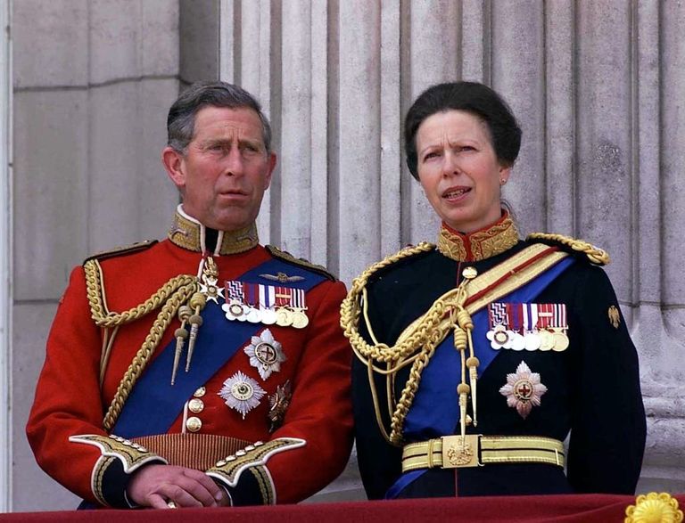 https://www.gettyimages.com/detail/news-photo/englands-prince-charles-princess-anne-on-balcony-during-news-photo/50731366?adppopup=true