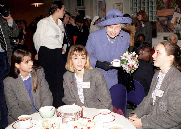 https://www.gettyimages.co.uk/detail/news-photo/he-queen-enoying-a-cup-of-tea-during-a-visit-to-the-grey-news-photo/52099281