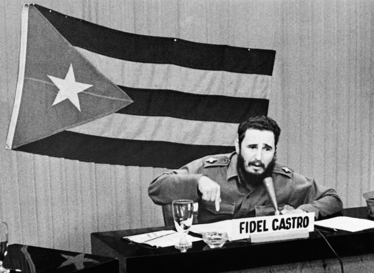 https://www.gettyimages.co.uk/detail/news-photo/fidel-castro-announces-general-mobilization-after-the-news-photo/148491746