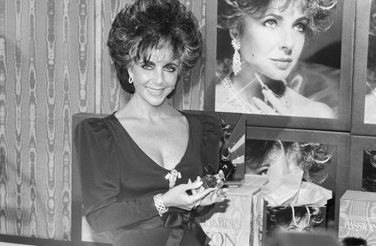 https://www.gettyimages.co.uk/detail/news-photo/elizabeth-taylor-introduces-her-new-perfume-passion-on-news-photo/514080000