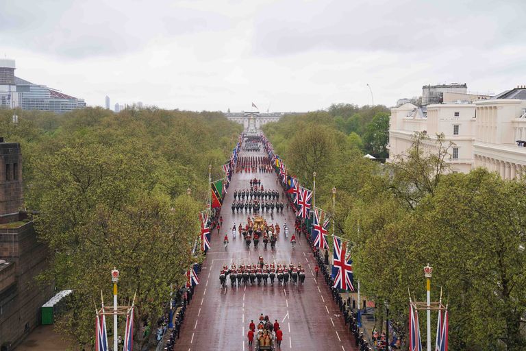 https://www.gettyimages.co.uk/detail/news-photo/the-coronation-procession-travels-along-the-mall-following-news-photo/1252771852?adppopup=true