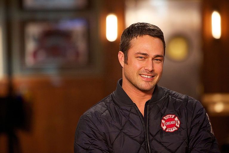 https://www.gettyimages.co.uk/detail/news-photo/cast-member-taylor-kinney-attends-top-dog-winner-makes-news-photo/481894619