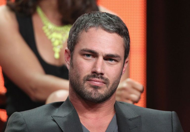 https://www.gettyimages.co.uk/detail/news-photo/actor-taylor-kinney-speaks-onstage-at-the-chicago-fire-news-photo/149187638