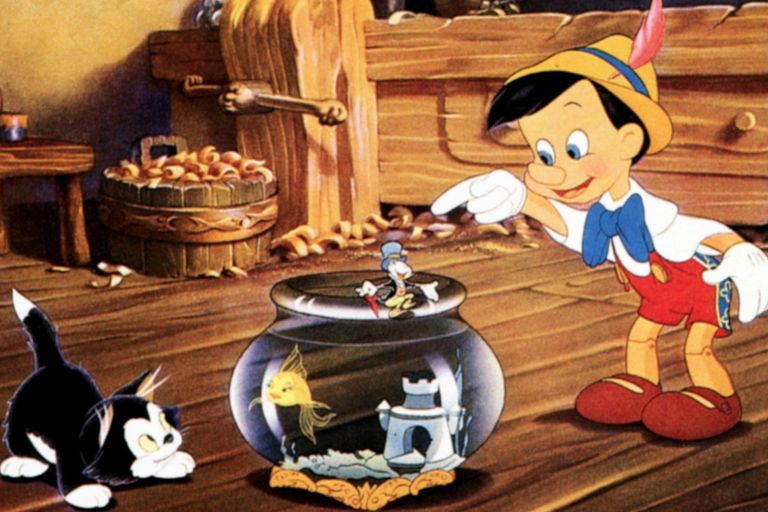 https://www.gettyimages.co.uk/detail/news-photo/pinocchio-lobbycard-from-left-figaro-cleo-the-fish-jiminy-news-photo/1137157308