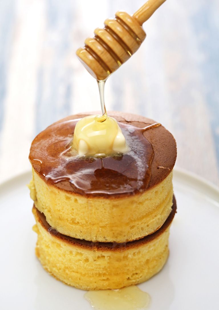 https://www.gettyimages.co.uk/detail/photo/japanese-style-fluffy-thick-pancake-and-honey-royalty-free-image/1399021409
