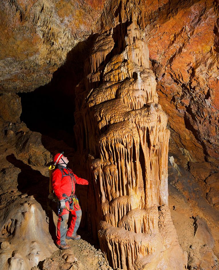 https://www.gettyimages.co.uk/detail/photo/spelunking-in-spain-royalty-free-image/970816624?phrase=stalactite