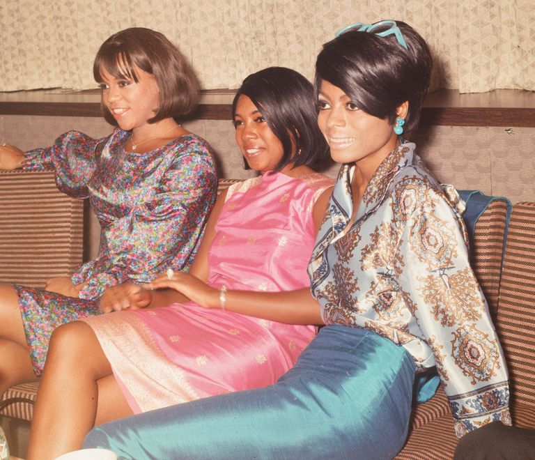 https://www.gettyimages.co.uk/detail/news-photo/the-supremes-at-press-conference-in-a-hotel-august-1966-news-photo/905914248