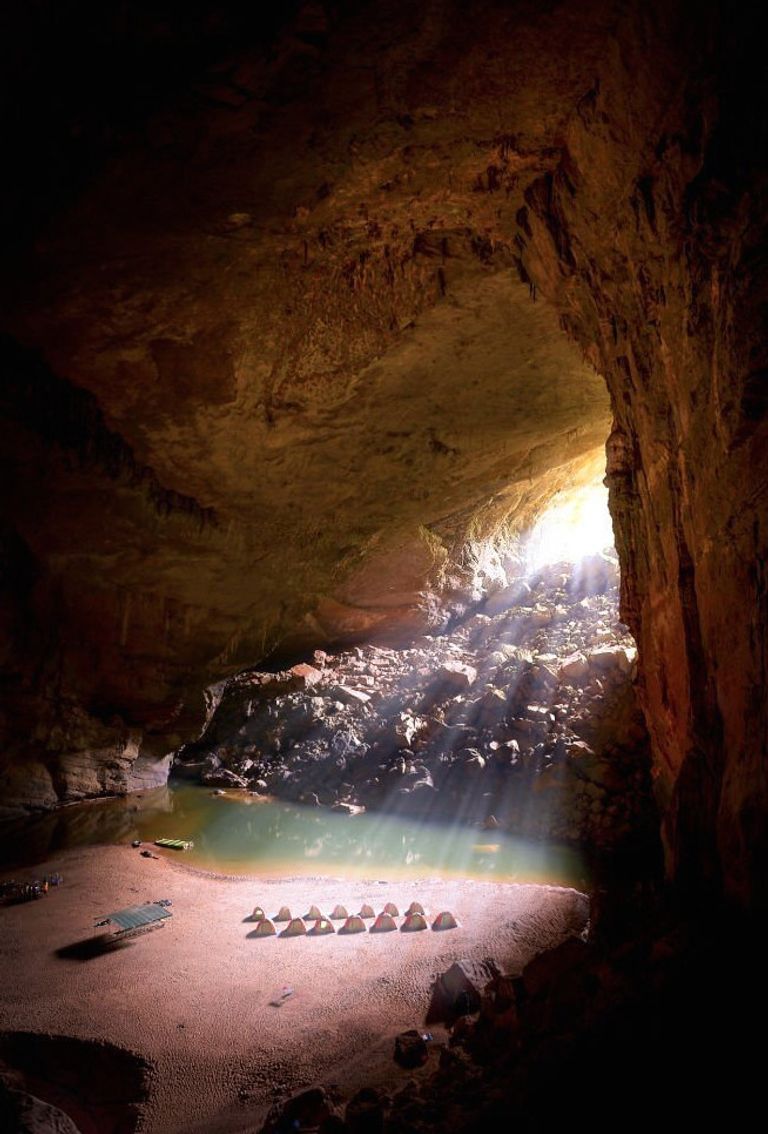 https://www.gettyimages.co.uk/detail/photo/hang-en-cave-phong-nha-vietnam-royalty-free-image/1069497368?phrase=phong+nha-ke+bang+national+park&adppopup=true
