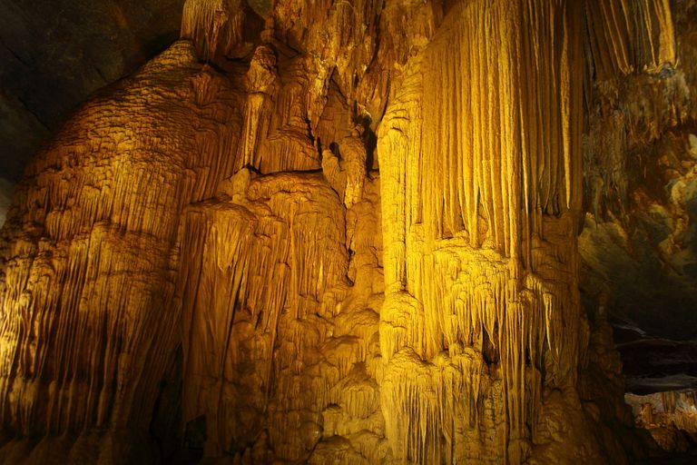https://www.gettyimages.co.uk/detail/photo/phong-nha-caves-royalty-free-image/1444837823?phrase=Son+Doong