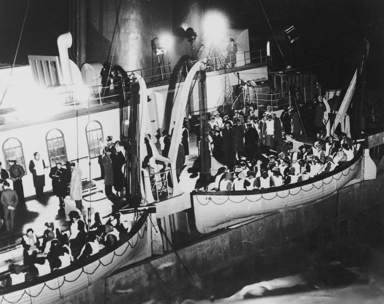 https://www.gettyimages.co.uk/detail/news-photo/overcrowded-lifeboats-are-lowered-from-the-stricken-titanic-news-photo/77036746