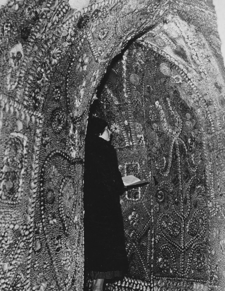 https://www.gettyimages.co.uk/detail/news-photo/visitor-admires-one-of-the-walls-of-the-shell-grotto-an-news-photo/500246863?adppopup=true