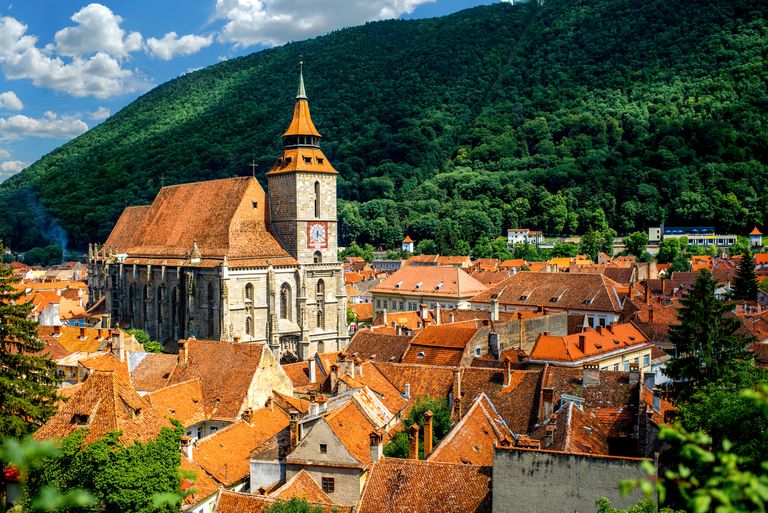 https://www.gettyimages.co.uk/detail/photo/brasov-cityscape-in-romania-royalty-free-image/481284732