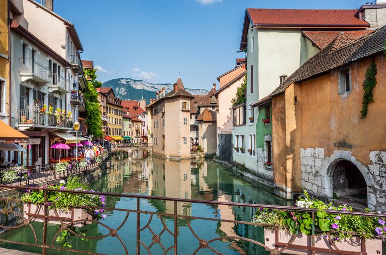 https://www.gettyimages.co.uk/detail/photo/annecy-vielle-ville-old-town-royalty-free-image/827806872