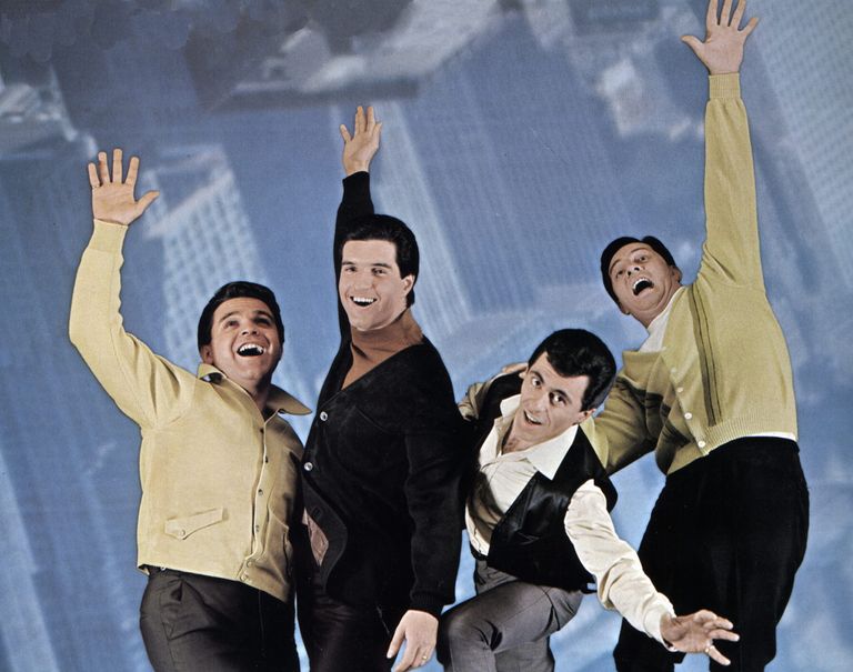 https://www.gettyimages.com/detail/news-photo/photo-of-frankie-valli-and-four-seasons-featuring-frankie-news-photo/85228574?adppopup=true